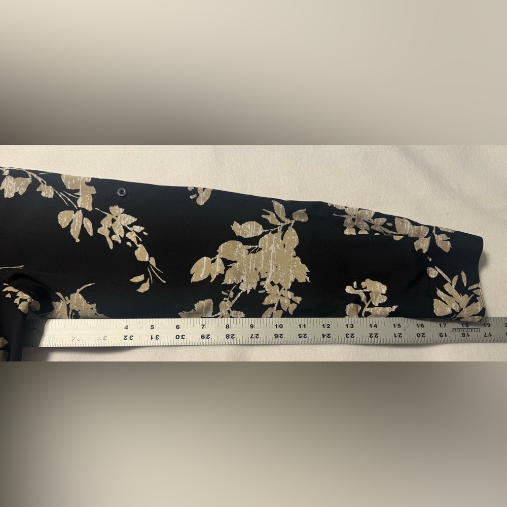 Calvin Klein Black Floral Roll Up Sleeve Top with pockets Size Large - Picture 7 of 7